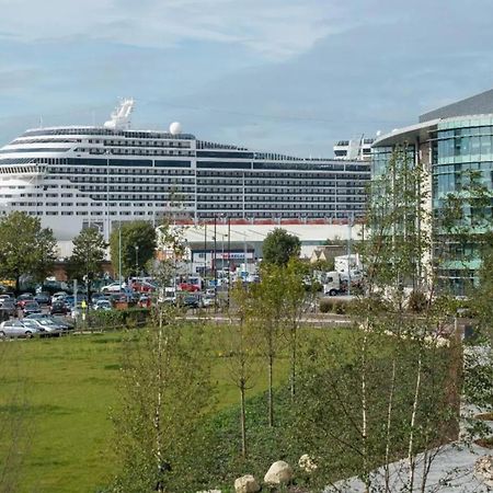The Greenwich - Two Bedroom Apartment With Parking, Close To Ferry Terminals Southampton Esterno foto