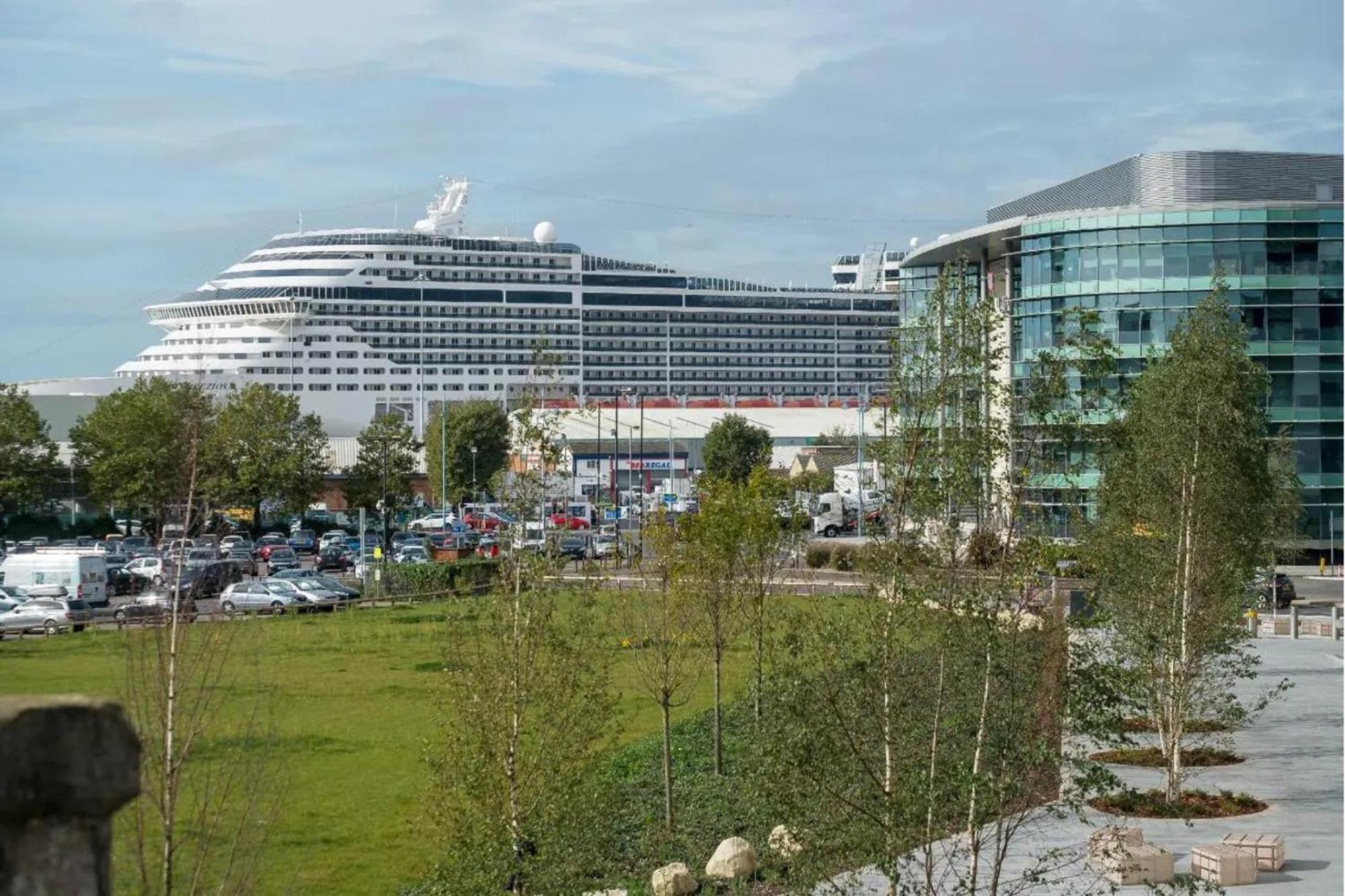 The Greenwich - Two Bedroom Apartment With Parking, Close To Ferry Terminals Southampton Esterno foto